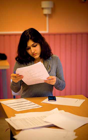 Sahar Amini jobbar med texter till Made in Backa. Foto: Bibbie Friman Sahar Amini jobbar med texter till Made in Backa. Foto: Bibbie Friman