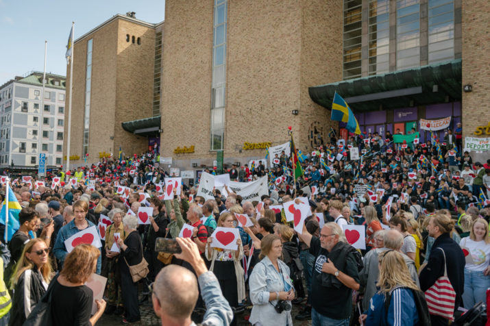 Ung i Sverige, Medborgarplatsen, Stockholm den 19 augusti. Foto: Anders Löwdin